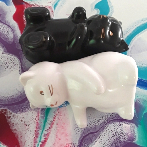 🐱 Kitty Salt and Pepper Shakers - Picture 3 of 5